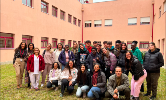 Alunos/as de curso profissional de Técnico Auxiliar de Saúde (CPTAS) de Sintra visitam o Hospital Dr. Fernando Fonseca
